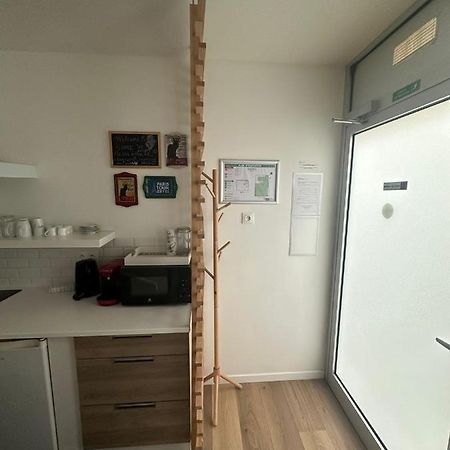 Апартаменты Modern And Warm Fully Renovated Split Level Apart Steps Away From The Grands Boulevard Париж Экстерьер фото